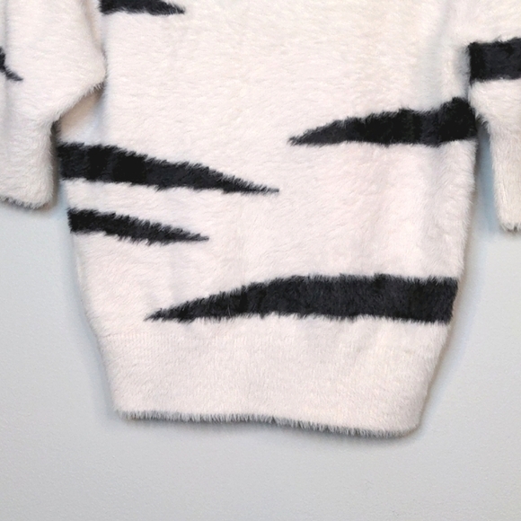 Michael Stars Honey Elbow Sleeve Pullover Sweater White Black Stripe V Size XS - Picture 8 of 13